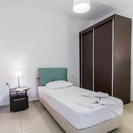 Naxos Mare Aparthotel 3*