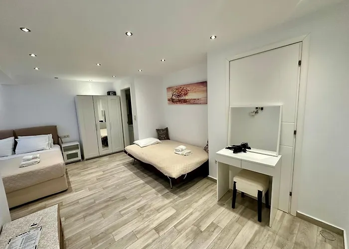 מלון דירות Naxos Mare 4*