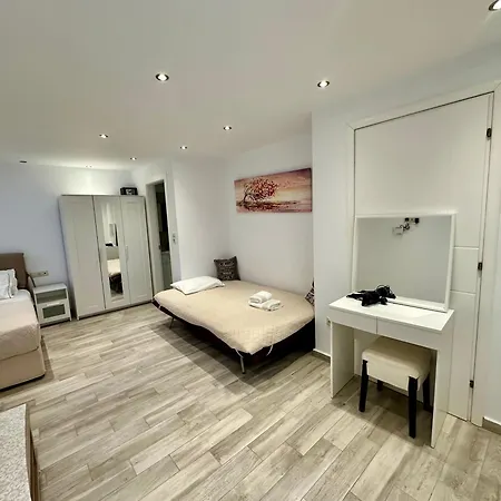 מלון דירות Naxos Mare 3*